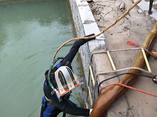 水下补漏 水下补漏